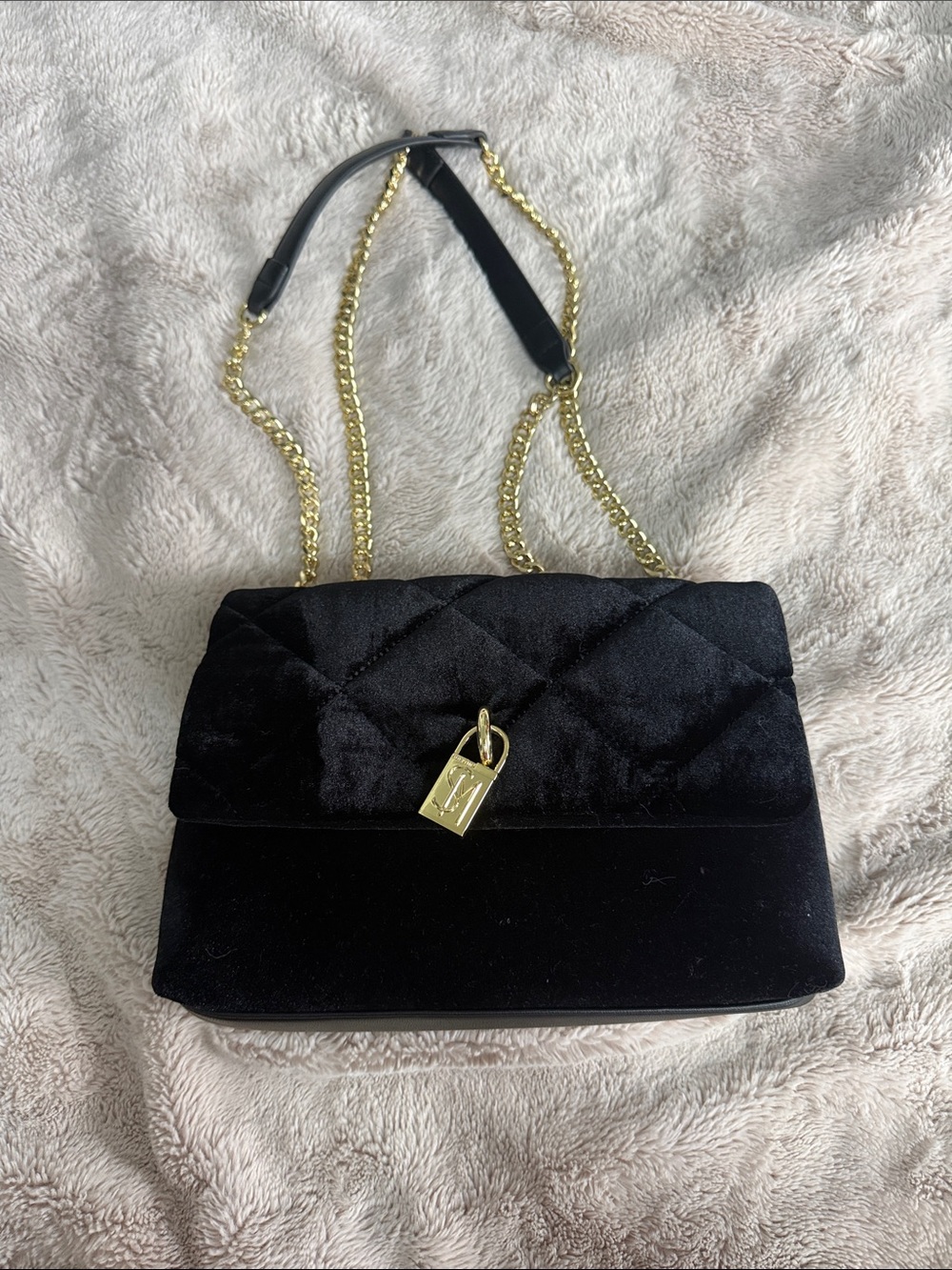 NWOT Steve Madden Black Quilted Velvet Chain Shoulder Bag with Gold Lock